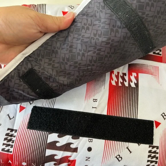 Billabong messenger bag. Size medium. Used mildly - Picture 2 of 9